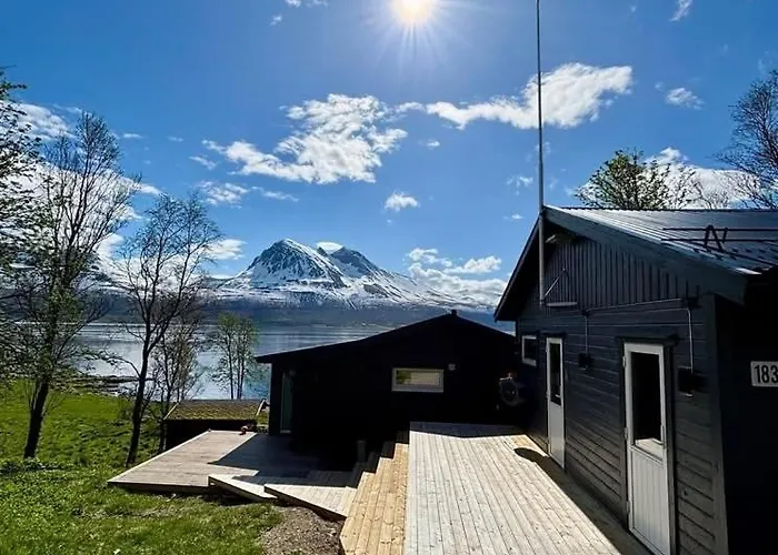 Nyaraló Tronderstua *